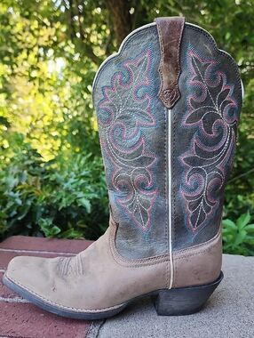 Ariat Classic Women's Two-Tone Western Cowboy Boots - Beige & Dark Gray
